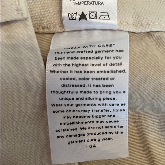 Good American Good Classic Slim Straight Bone Jeans - Picture 9 of 9